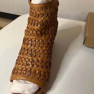 Lucky Brand Women's Woven Peep Toe Sandals Size 8